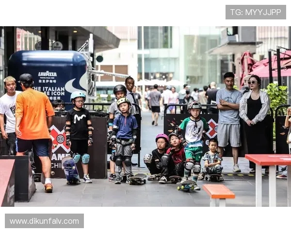 广州滑板队在极限运动世界杯中的默契配合与精彩表现分析