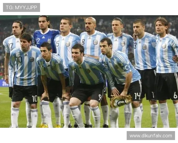 杭州足球队在杯赛中的精彩表现与实力分析 杭州足球队在杯赛中的精彩表现与实力分析