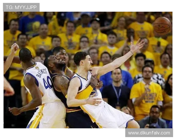 勇士与骑士总决赛历史战绩回顾及精彩瞬间分析