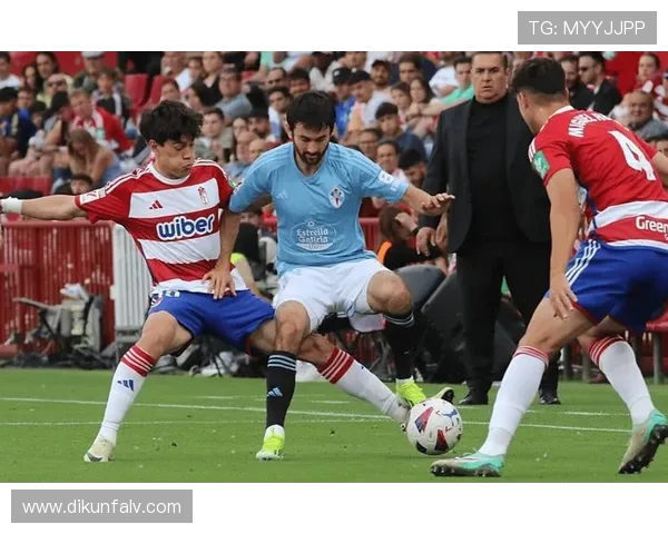 华伦西亚迎战皇家社会争夺西甲积分榜关键战役的胜利与荣耀