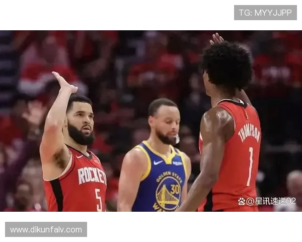 快船与勇士激战在即12月24日篮球盛宴不容错过 快船与勇士激战在即12月24日篮球盛宴不容错过