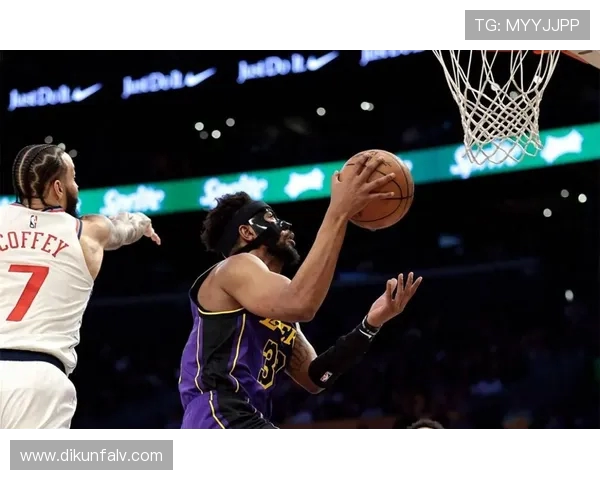 杰登艾维的篮球之路:从新星崛起到NBA赛场的精彩表现与未来展望 杰登艾维的篮球之路:从新星崛起到NBA赛场的精彩表现与未来展望