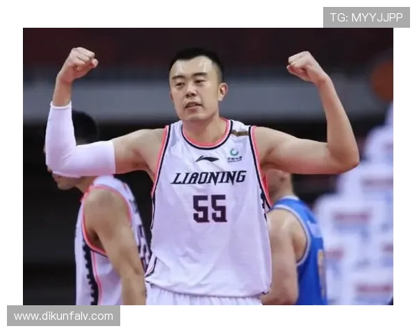 韩德君:从篮球新星到CBA传奇的成长之路与辉煌成就解析